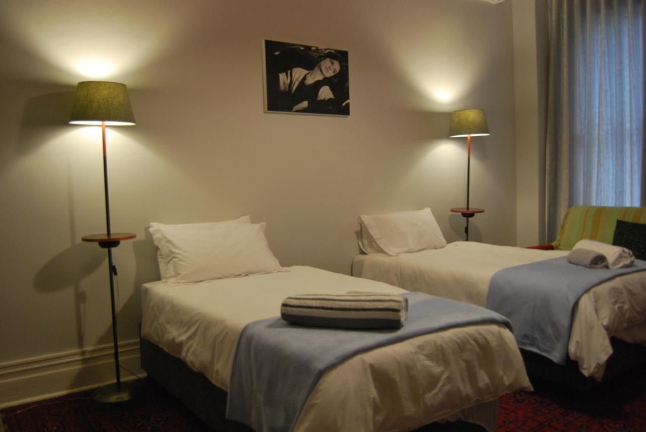 Glory Guesthouse เคปทาวน์ ภายนอก รูปภาพ