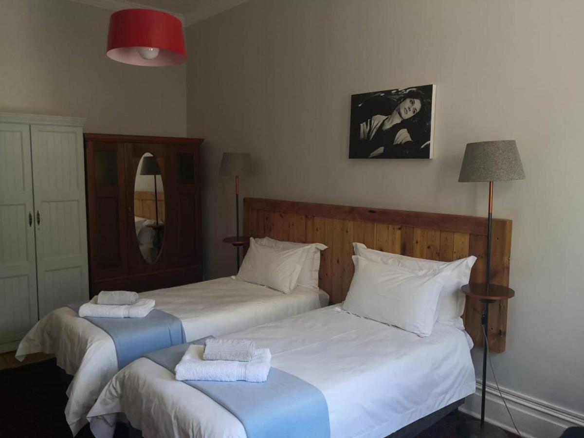 Glory Guesthouse เคปทาวน์ ภายนอก รูปภาพ